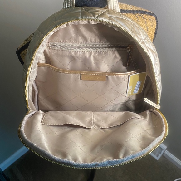 ♥️💖 NWT Michael Kors Winnie Pale Gold Metallic Nylon Large Backpack Bag $448 - Picture 8 of 15
